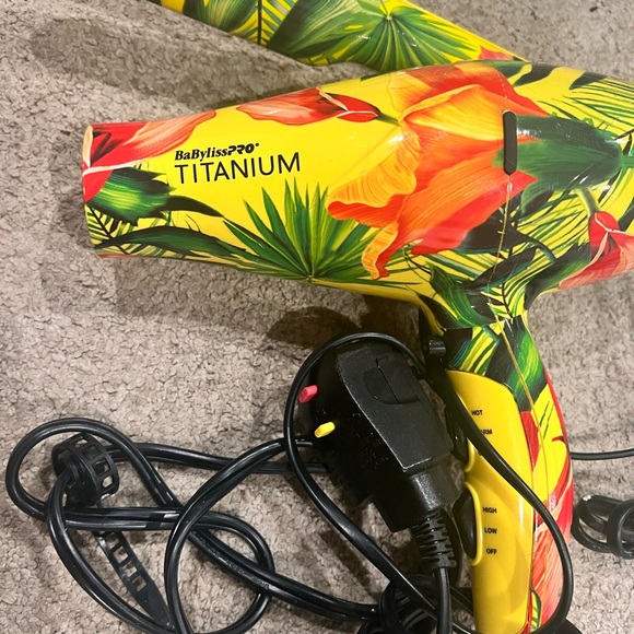 BaByliss Pro Titanium Floral Hair Styling Set - Picture 3 of 3